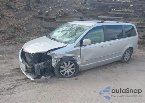 2010 Chrysler Town & Country Touring from USA, damaged, VIN 2A4RR5D16AR130217